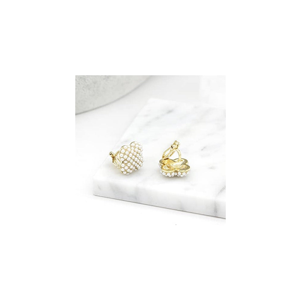 Aretes de perlas de imitación con forma de racimo de flores