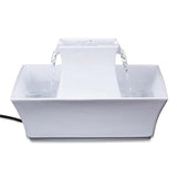 Fuente de agua para perros y gatos.