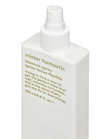 Un spray para el cabello versátil y seco