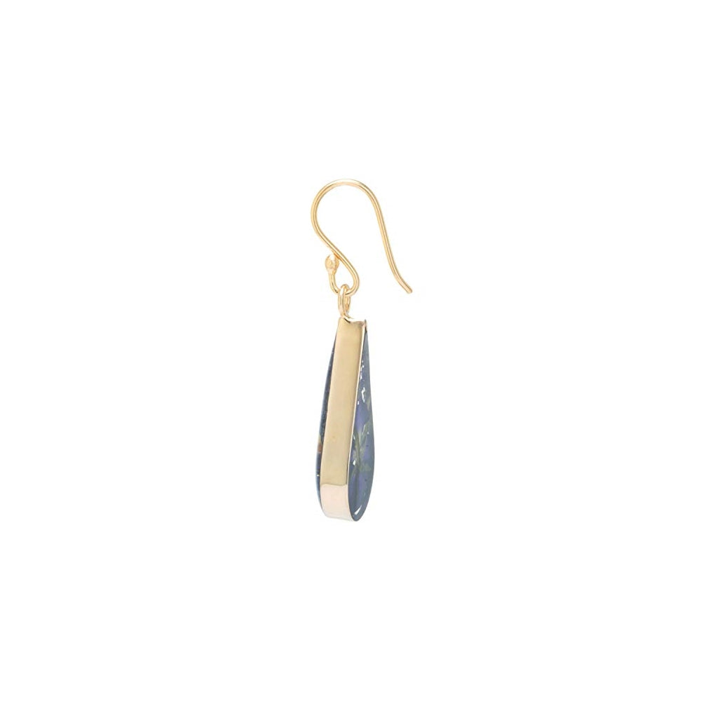 Aretes de plata en forma de lágrima con flores prensadas