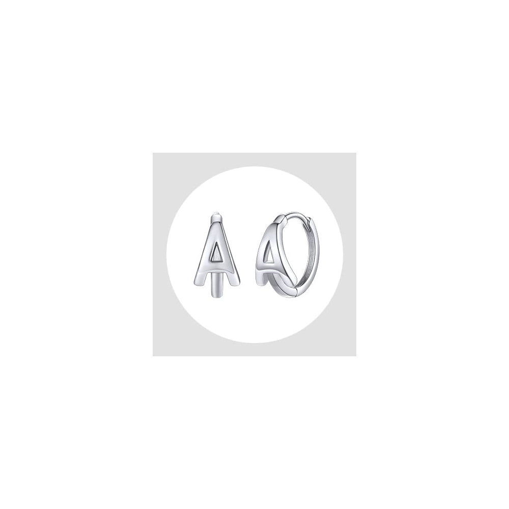 Aretes de aro de plata con inicial para mujeres