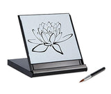 Zen artista junta pintura de mini con el agua relajaciónes