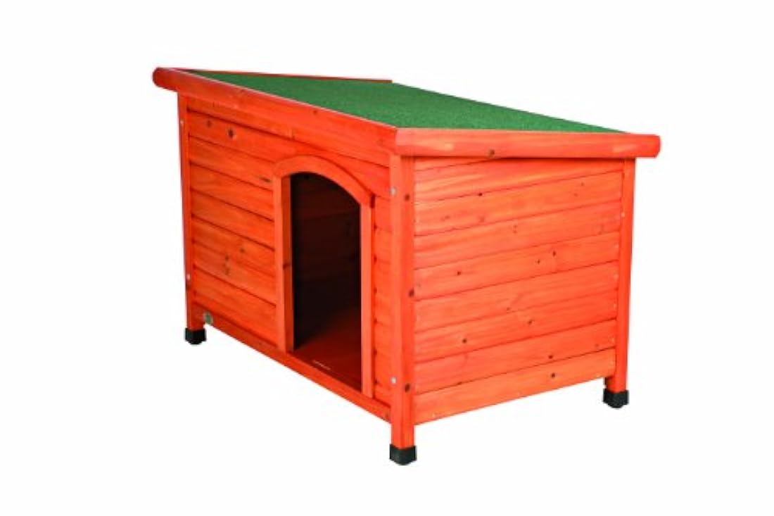Casa de perro de madera clásica al aire libre
