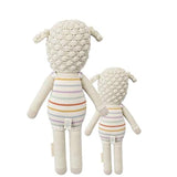 Muñeca de punto a mano