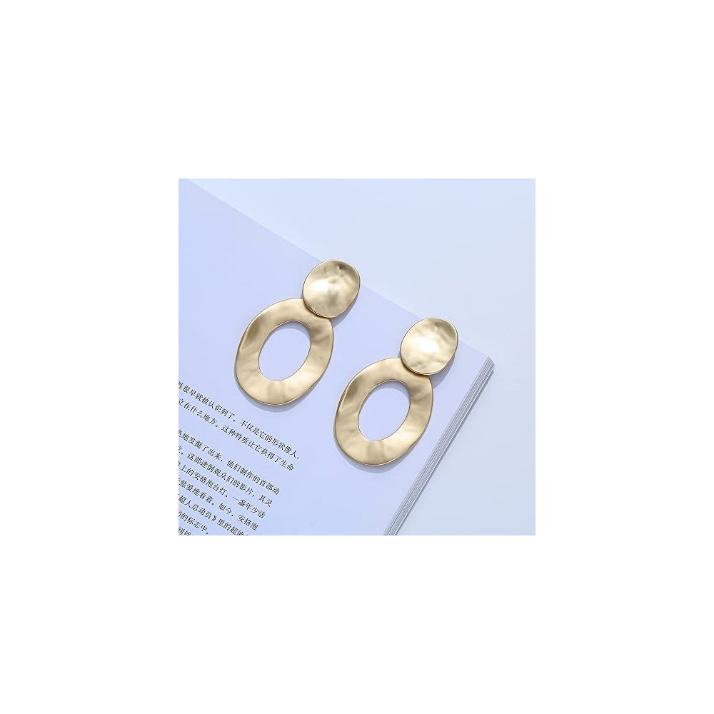 Aretes de clip geométricos de plata de oro mate