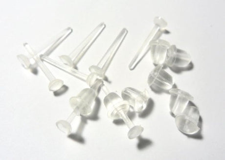cooplay Pendientes de plástico invisibles de 3 mm en blanco