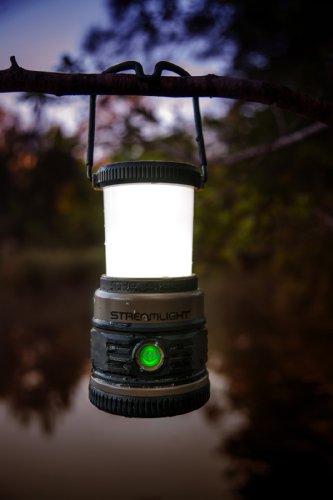 Linterna de mano 540 Lumen utiliza baterías alcalinas