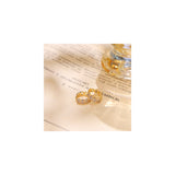 Aretes de presión pequeños chapados en oro de 14 quilates