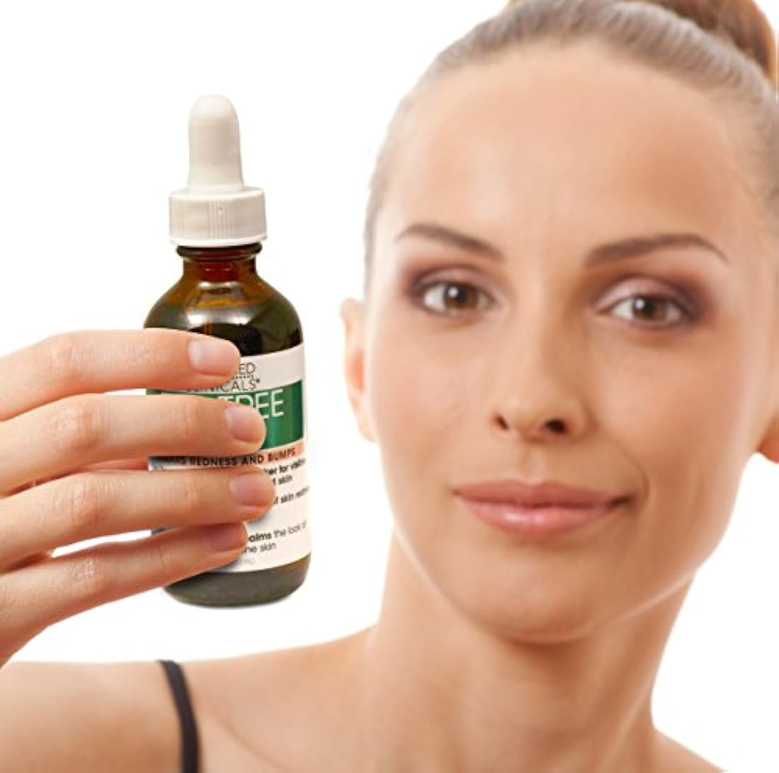 Aceite de árbol de té para enrojecimiento y golpes.