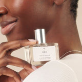 Eau de Parfum Notas Amaderadas y Frescas - Modelo 000