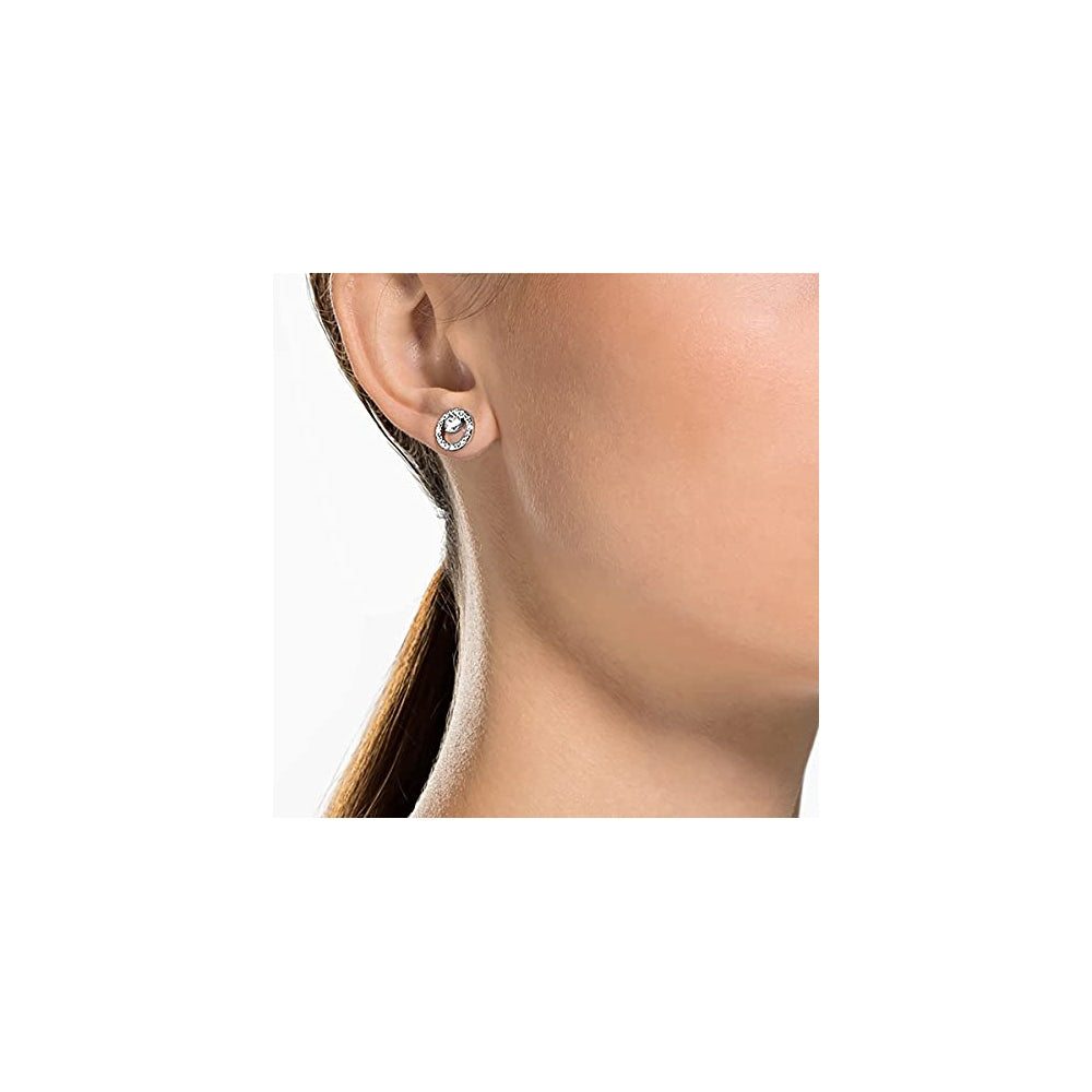 Aretes pequeños con forma de círculo para mujer