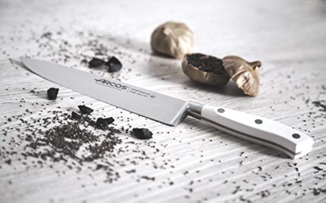 Arcos Riviera–Cuchillo de cocinero forjado con mango blanco