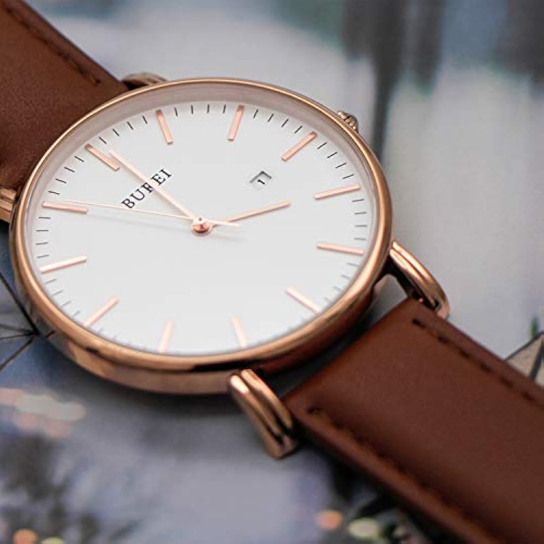Reloj de pulsera analógico en cuarzo, correa de piel