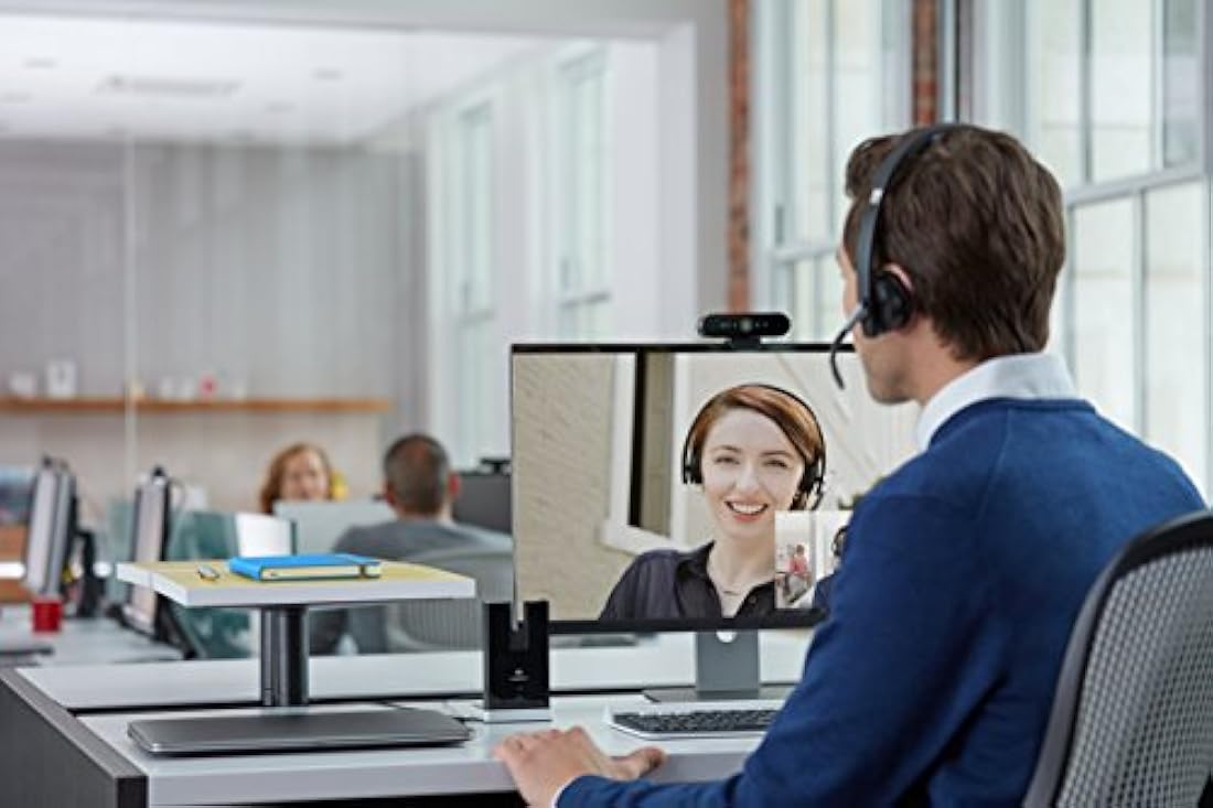 Webcam Ultra HD para videoconferencias.