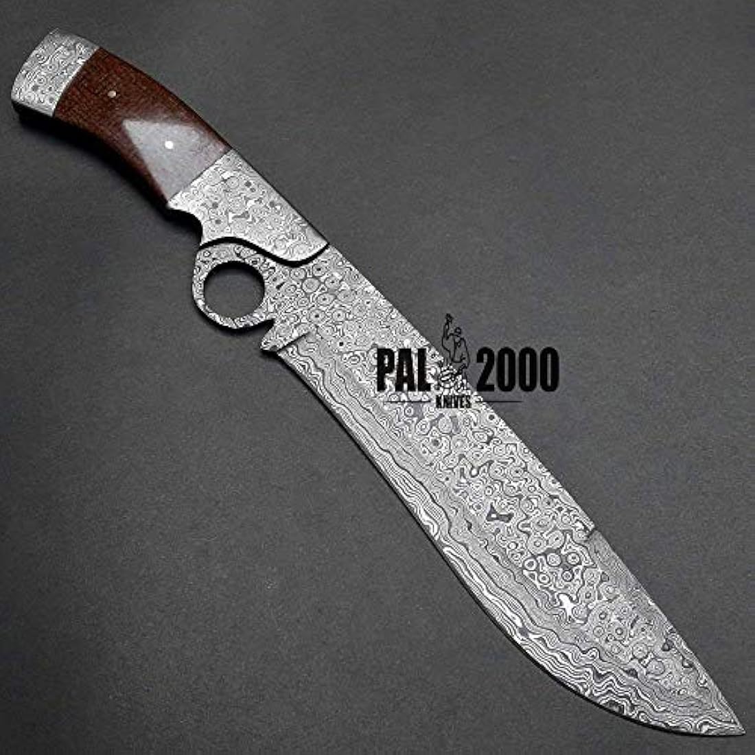 cuchillo de Damasco con vaina de piel  PAL 2000 KNIVES