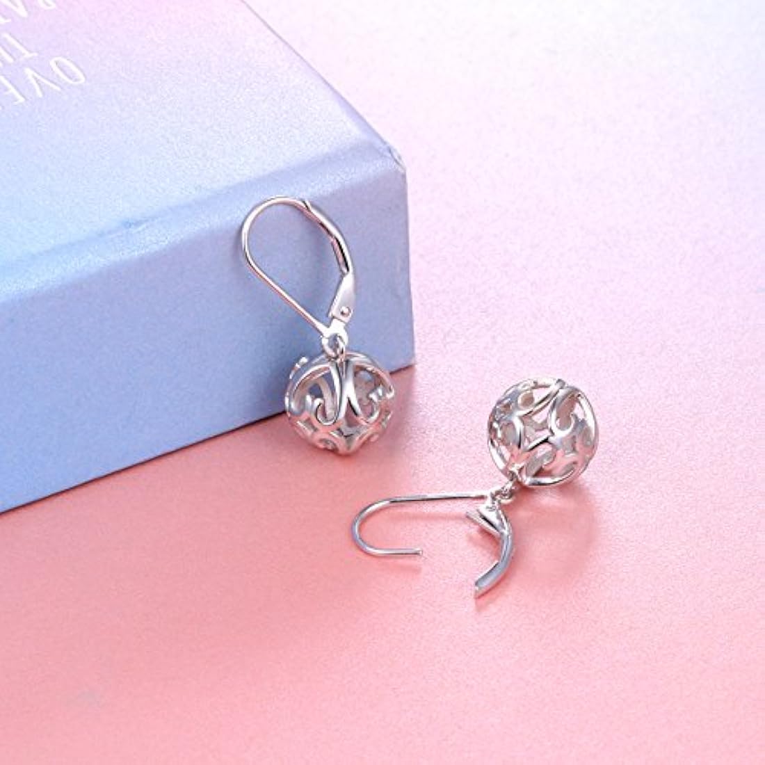 Pendientes colgantes de plata con forma de corazón