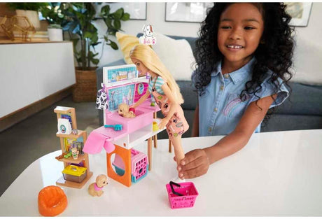 Barbie Doll y Set de Juegos con 4 Mascotas y Características de Cambio
