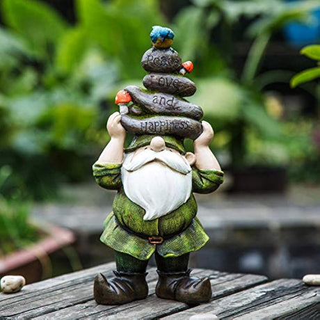 Estatuilla de gnomo con piedras