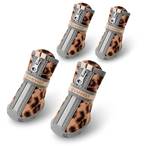 QUMY - Botas para perros pequeños y cachorros, impermeables, para la nieve del invierno, con franja reflectante, suaves y cómodas, con suela de goma antideslizante, estilo leopardo, 4 unidades
