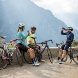 CamelBak Podium Chill - Botella para apretar con aislamiento para aire libre, 21 onzas, rayas azul marino