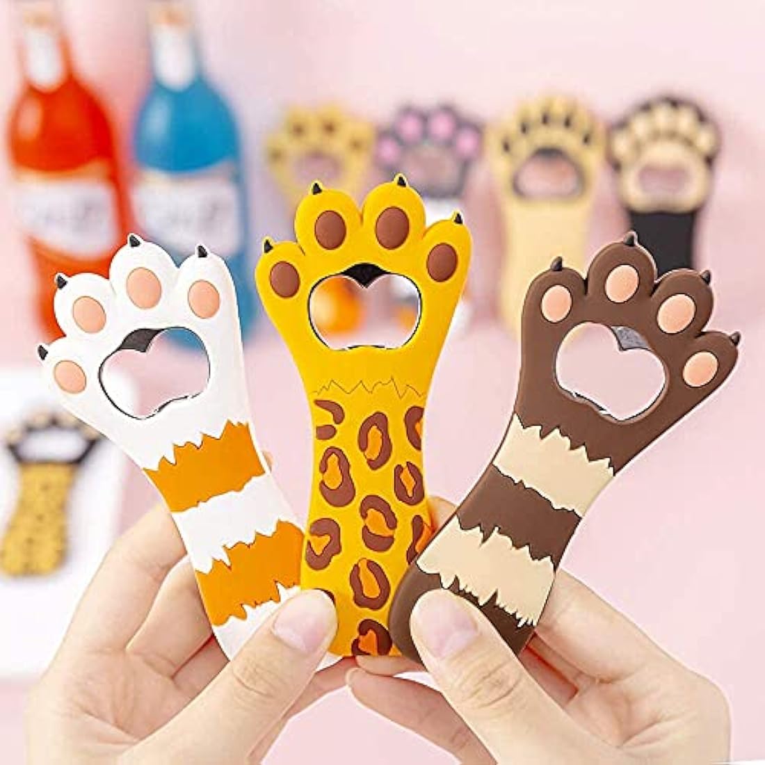 Bonito imán abrebotellas con forma de pata de gato