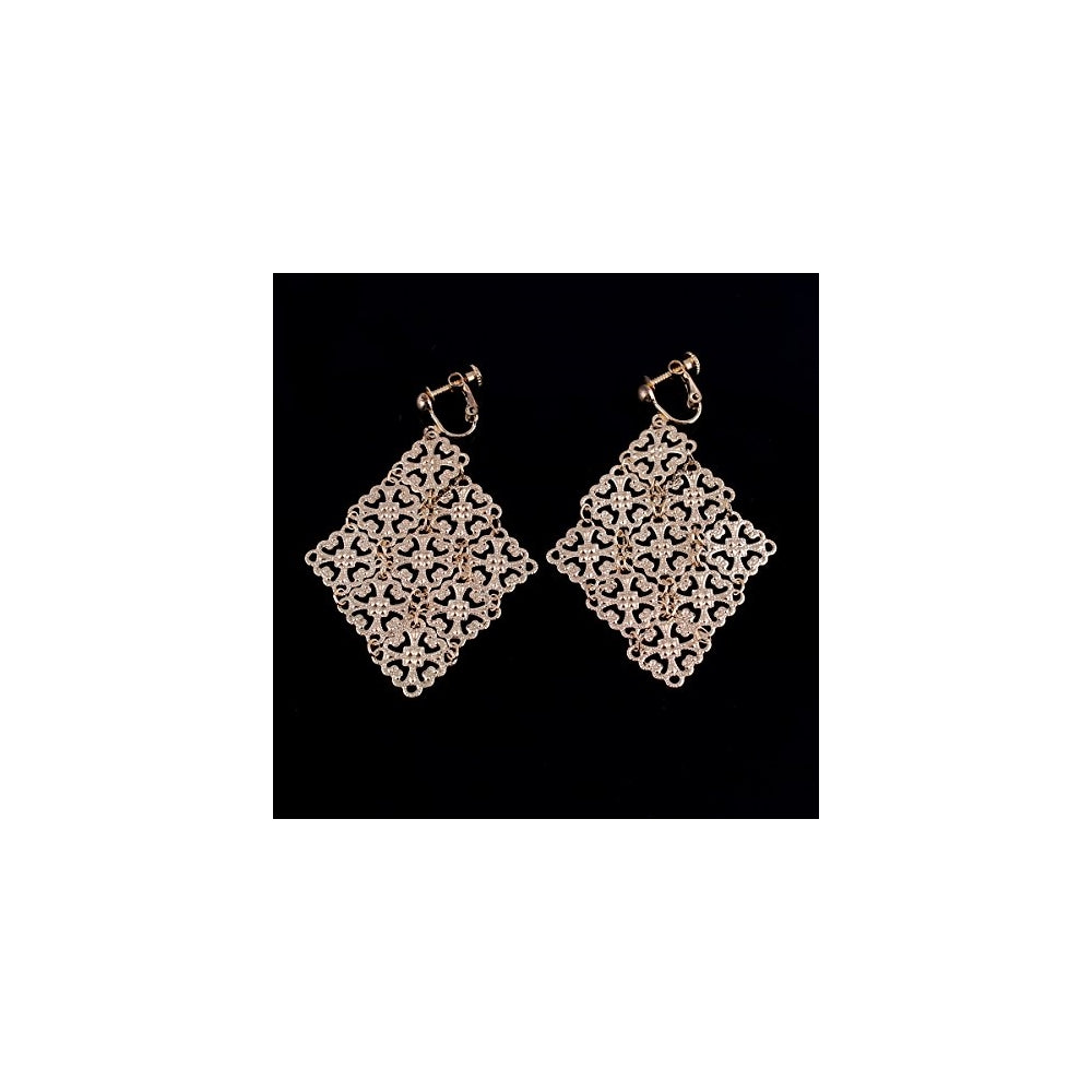 Aretes colgantes hechos a mano de color dorado