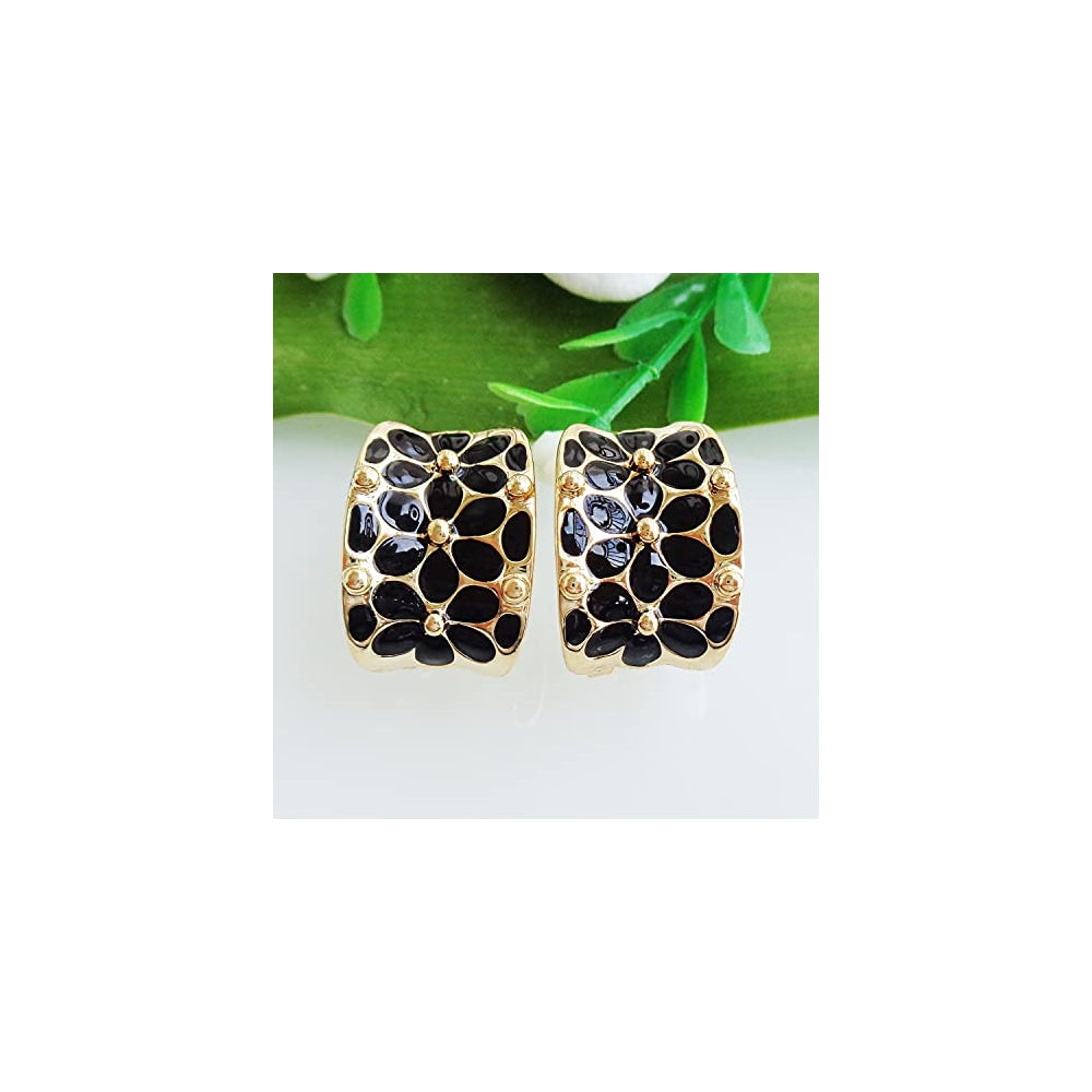 Aretes de estilo arco iris cuadrados chapados en oro de 18