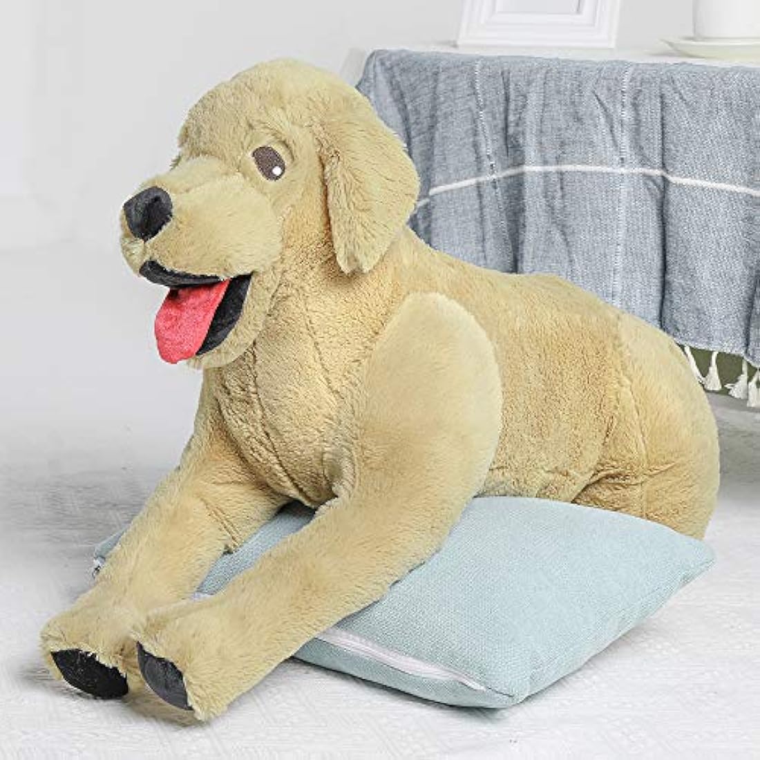 Peluche de peluche con diseño de perro dorado