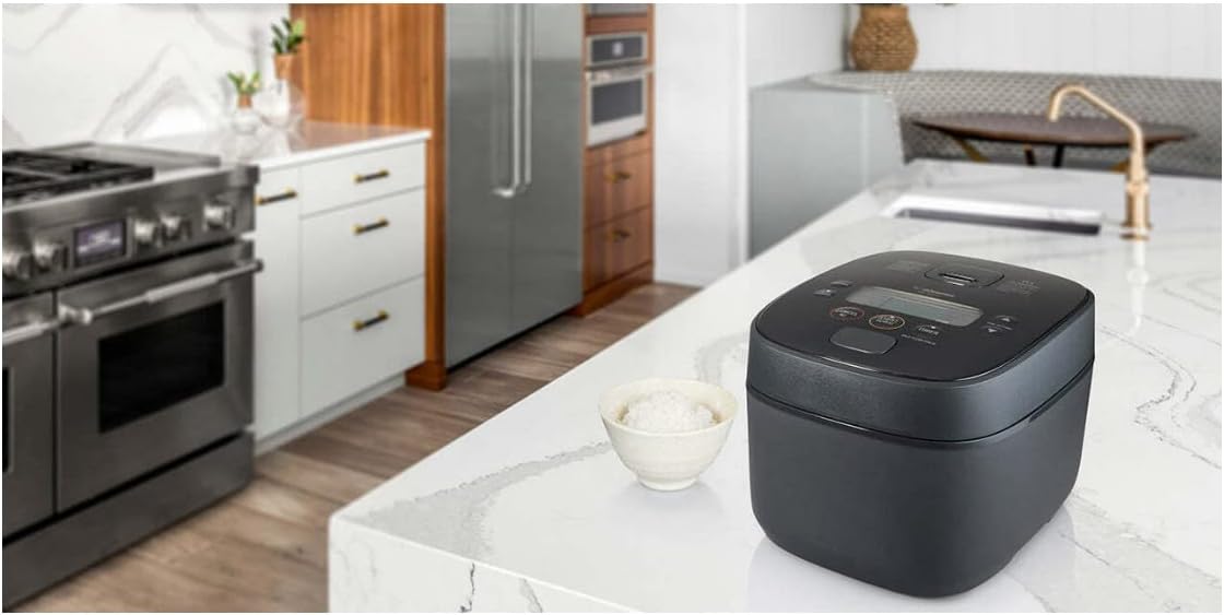 Cocedor y calentador Zojirushi 5.5 tazas, inducción NW-QAC10