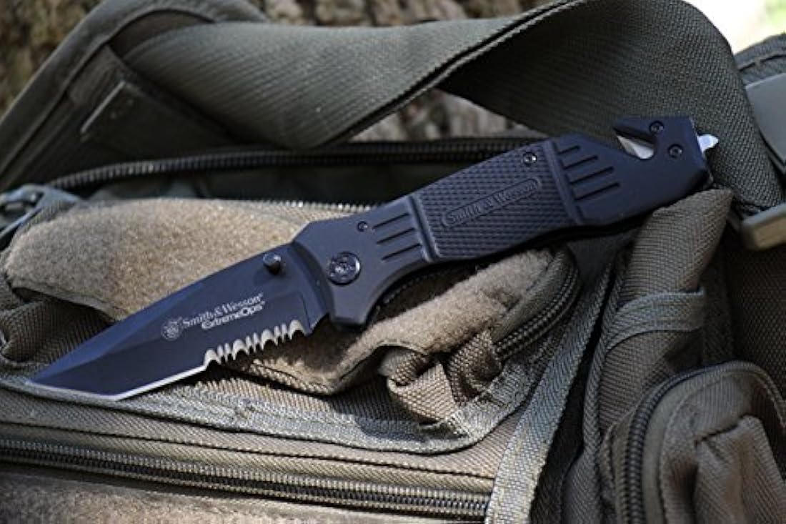 Cuchillo plegable, con traba, parcialmente aserrado