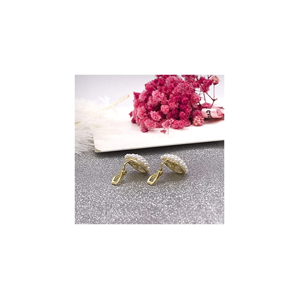 Aretes de perlas de imitación con forma de racimo