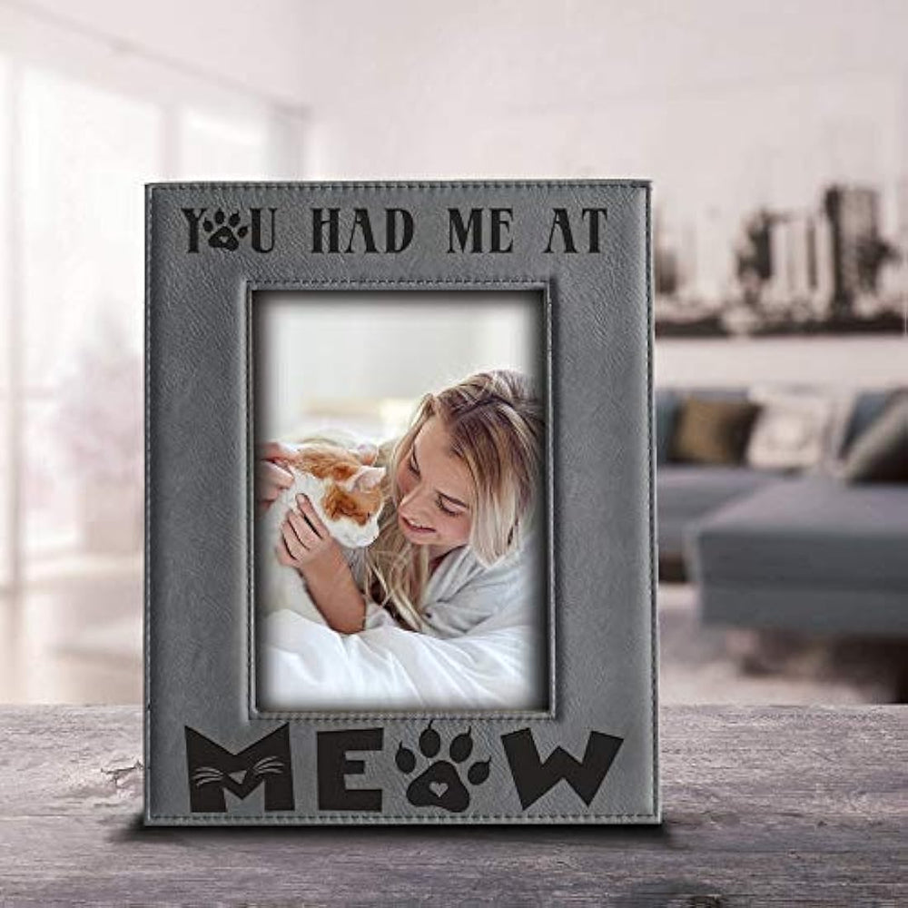 BELLA BUSTA- Marco de gato  (4 `` x 6 '' vertical)