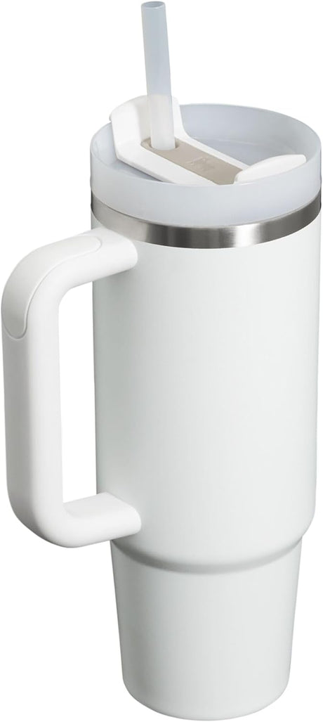Vaso aislado con tapa y popote para agua té helado o café