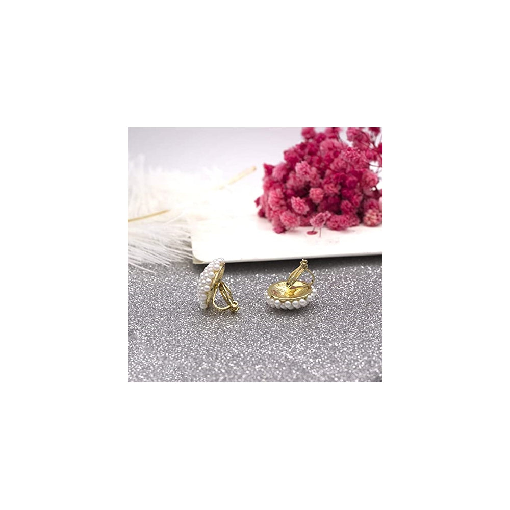 Aretes de perlas de imitación con forma de racimo