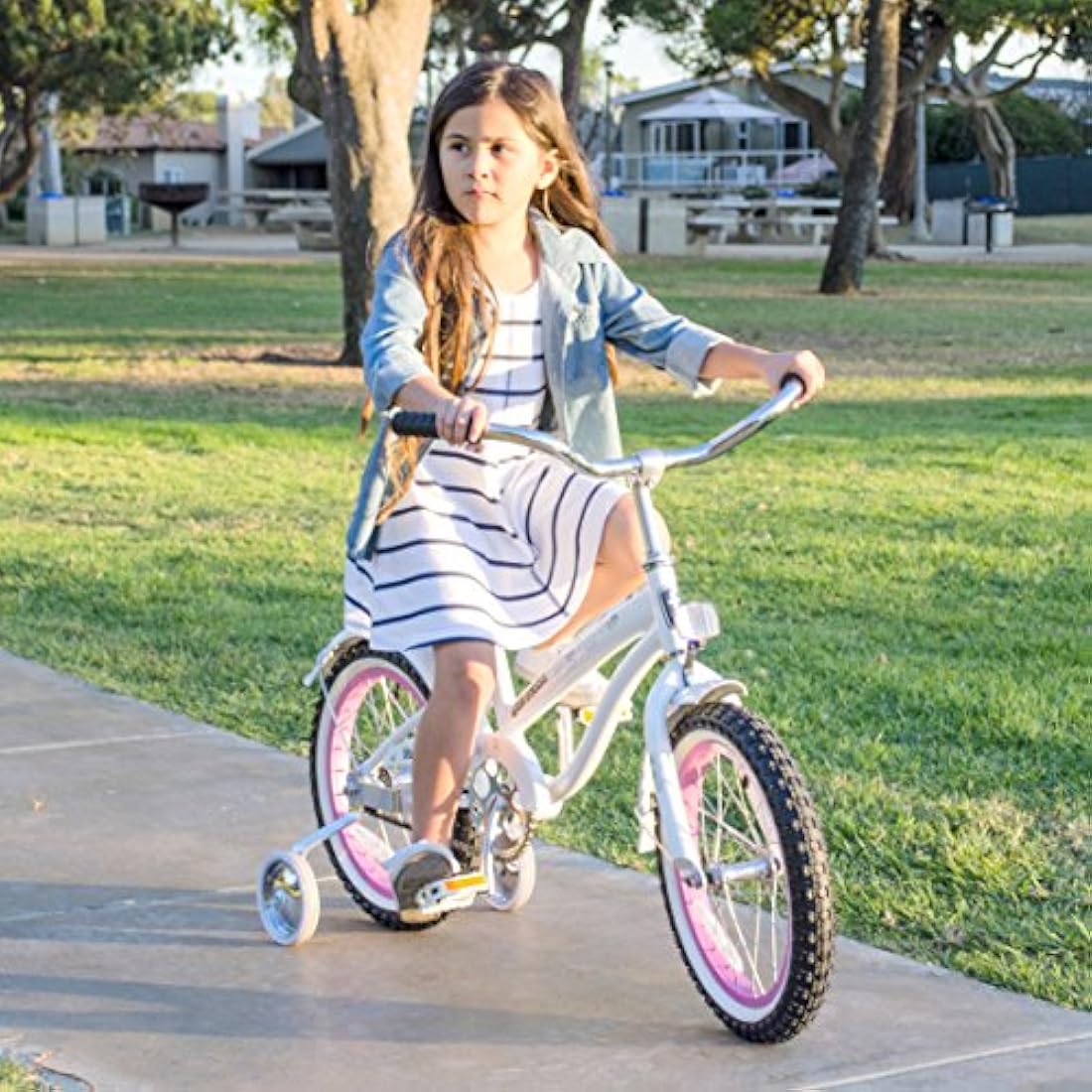 Bicicleta para niña con ruedas de entrenamiento