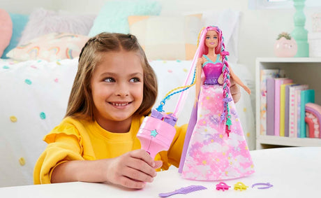 Barbie Dreamtopia Muñeca, Pelo Twist 'n Style, Extensiones y Accesorios