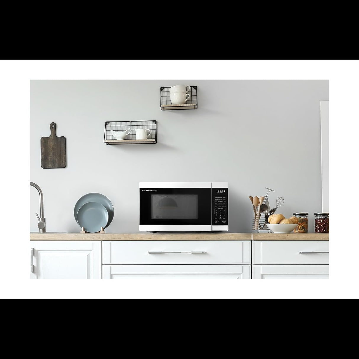Microondas Compacto SHARP 0.7 CuFt 700W con Plato Giratorio SMC0760KW