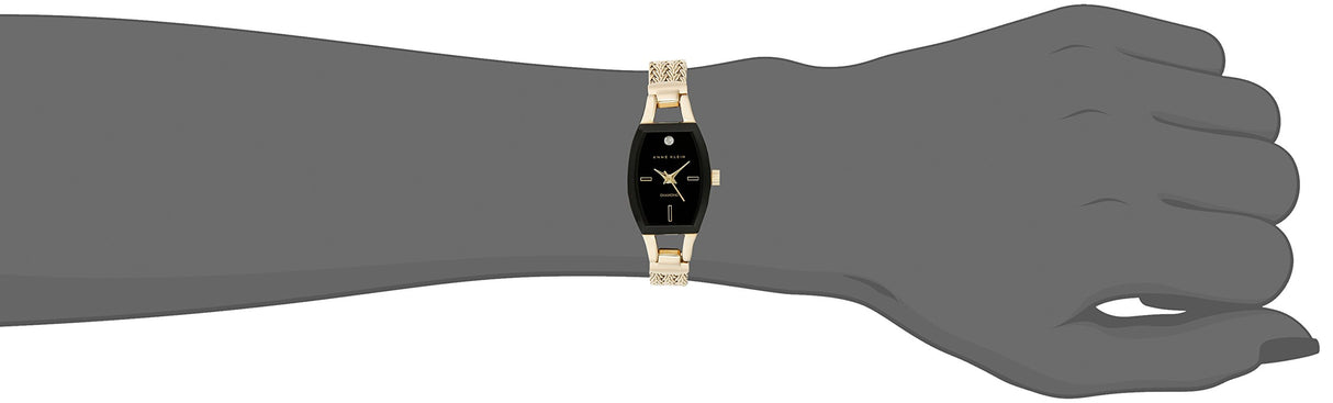 Reloj de pulsera con malla dorada  esfera dorada y diamantes