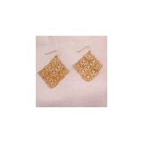 Aretes colgantes hechos a mano de color dorado para mujeres