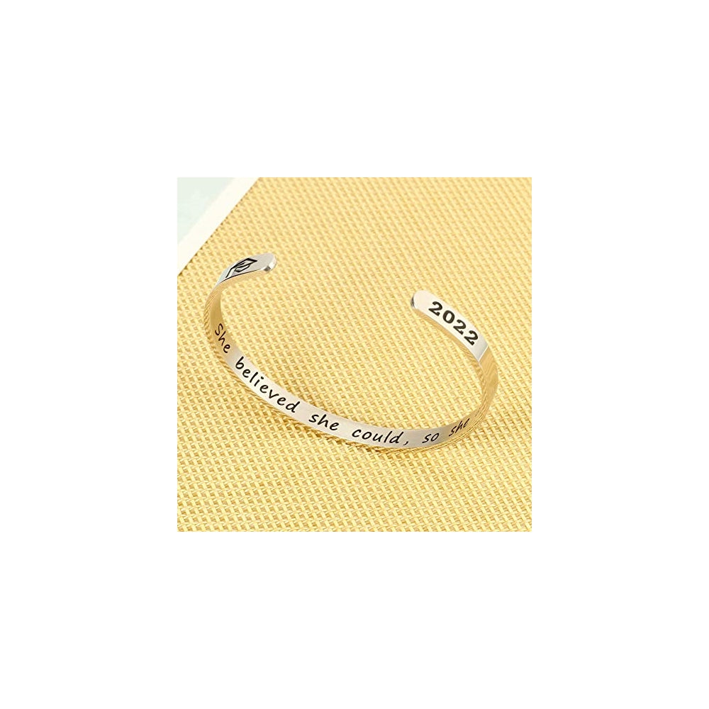Pulseras y tobilleras de graduación para ella