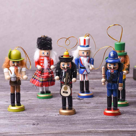 Adorno Navideño Nutcracker de Madera BlueSpace, 5'' 5 Piezas