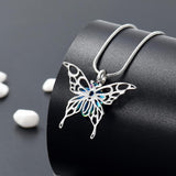 Collar de urna de cremación con alas de mariposa