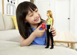 Muñeca Barbie Paramedico con uniforme y accesorios, tipo petite