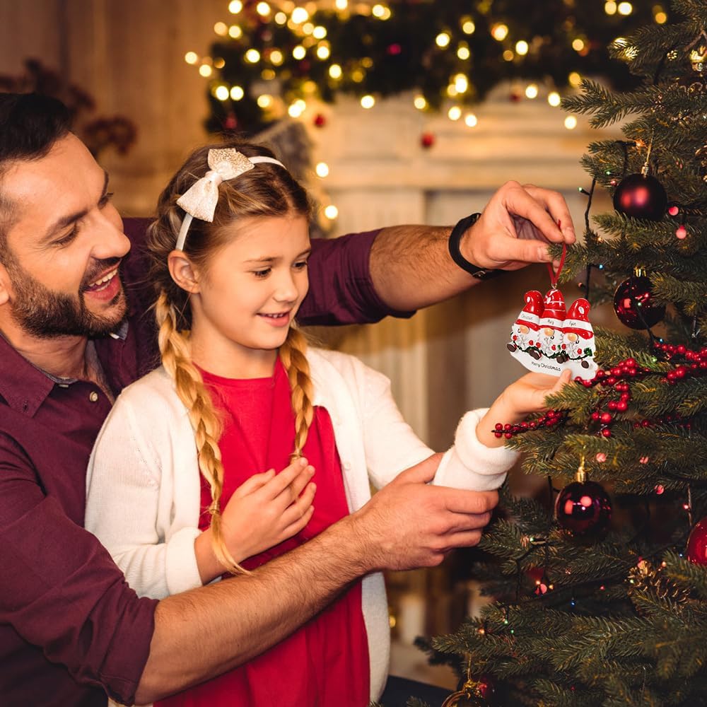 Adornos Navideños Gnome Personalizados para Familia 2024