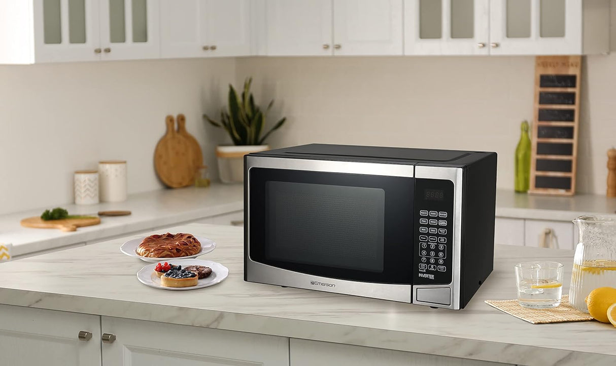 Horno Microondas Emerson MWI1212SS, 1000W, 1.2 Cu. Ft.