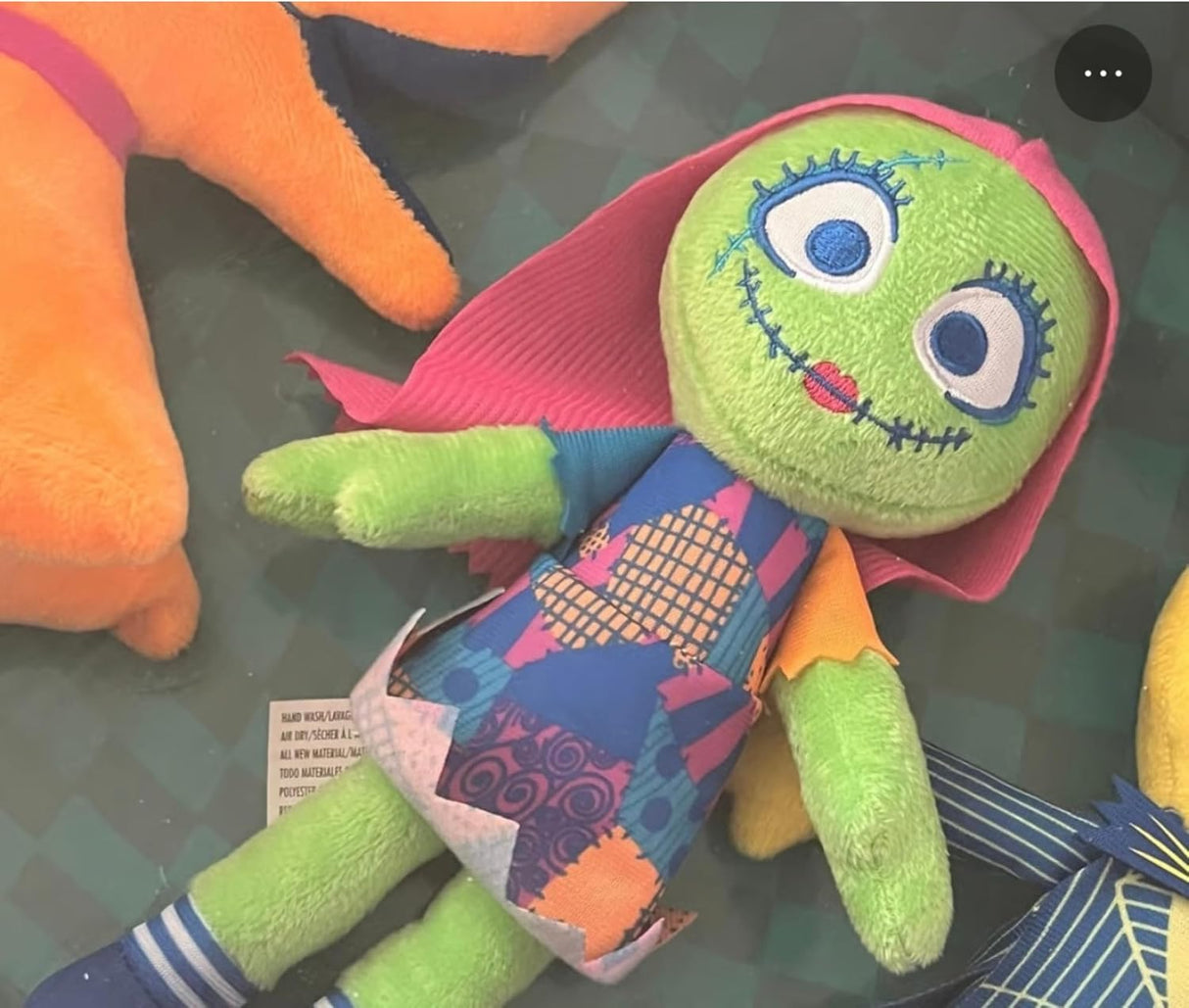 Set de Peluches Neon de Tim Burton | Edición Limitada 2024