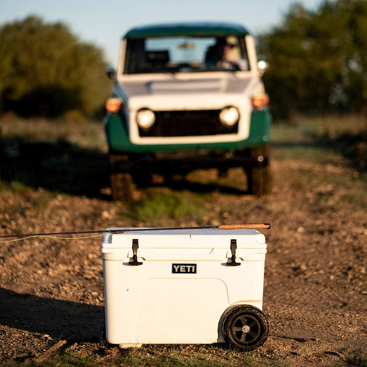 Nevera portátil con ruedas YETI Tundra Haul resistente y grande