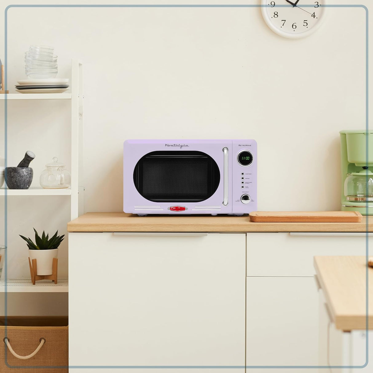 Horno de microondas Nostalgia, 0.7 Cu. Ft, Modelo NRMO7LV6A