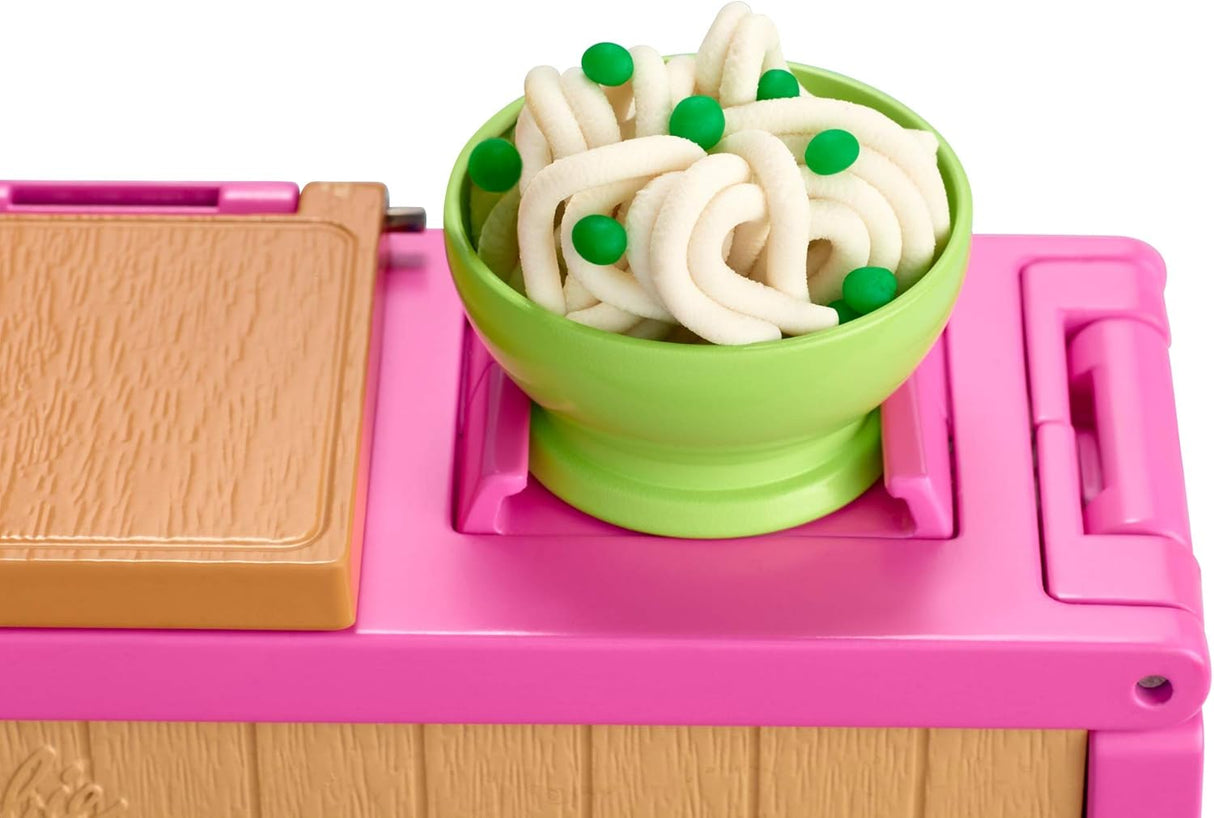 Barbie Noodle Bar Set con Muñeca, Estación y Accesorios