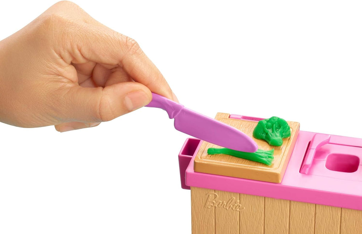 Barbie Noodle Bar Set con Muñeca, Estación y Accesorios
